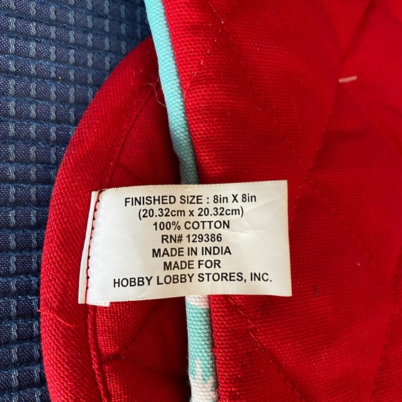 Sleigh Bell Bistro two (2) piece Kitchen Set with Winter Camper Design - Picture 3 of 3